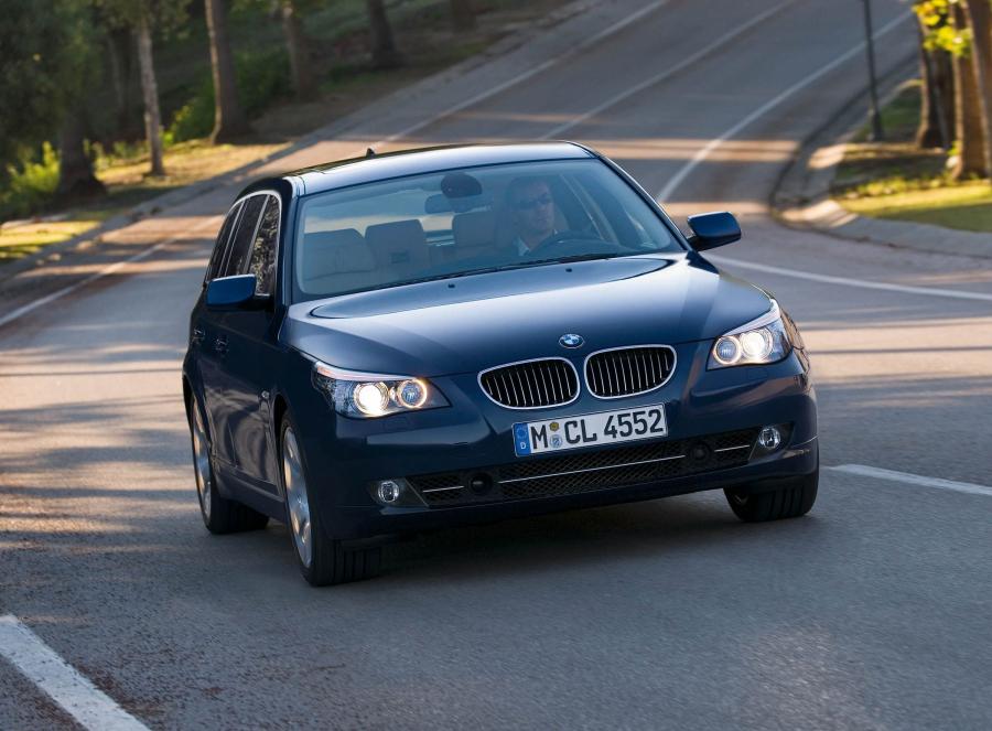  BMW 5-Series Touring 2007 года  (фото 18 из 22)